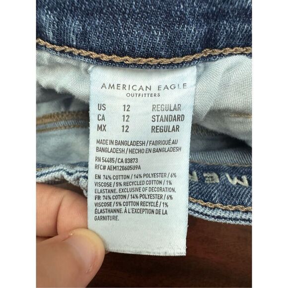 American Eagle Stretch Two Toned Denim Mom Jeans Size 12 - Picture 10 of 13